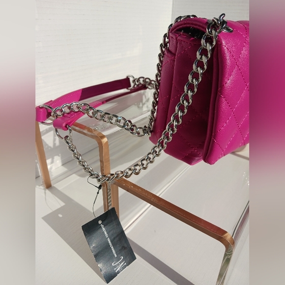 NWT INC - Quilted Crossbody Bag - Picture 6 of 16